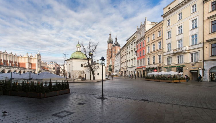 Photo 1 - Venetian House Market Square Aparthotel