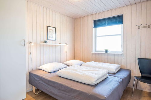 Photo 4 - 8 Person Holiday Home in Hvide Sande