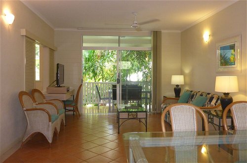Photo 15 - Palm Cove Tropic Apartments