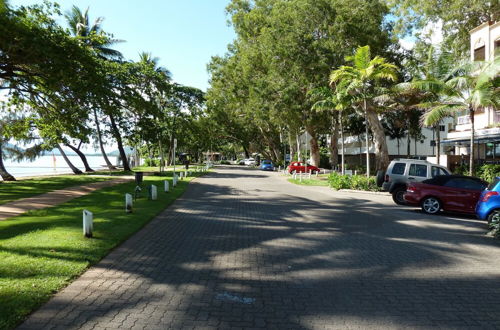 Photo 20 - Palm Cove Tropic Apartments