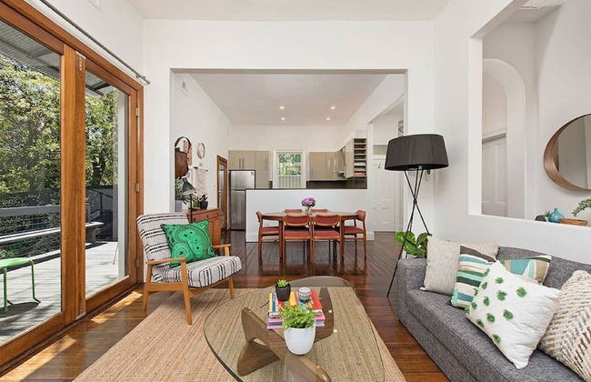 Historic 1890s House With Terraced Backyard Deck H346 - Foto 1