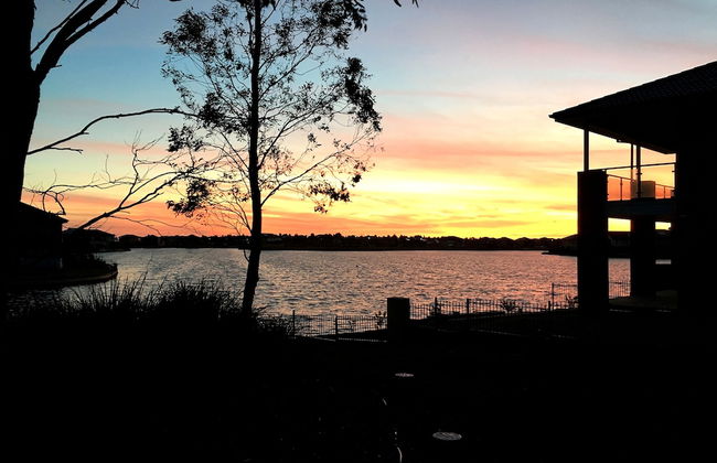Deluxe Lake View House - Photo 10