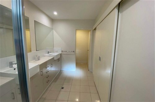 Photo 37 - Stunning Two-storey Apartment in Perth's CBD