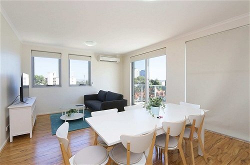 Foto 21 - Stunning Two-storey Apartment in Perth's CBD