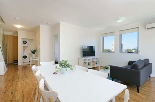 Foto 19 - Stunning Two-storey Apartment in Perth's CBD