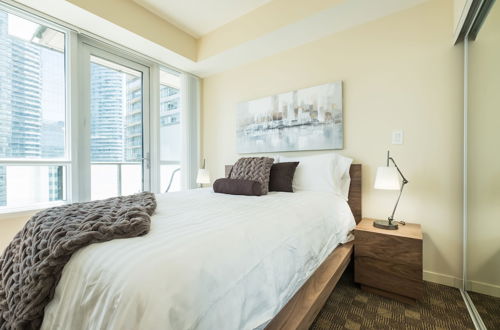 Foto 9 - QuickStay - Premium 2bdrm Downtown Condo