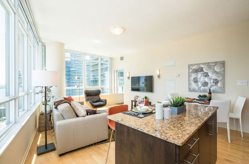 Photo 13 - QuickStay - Premium 2bdrm Downtown Condo