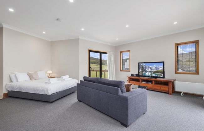 Oaks Lake Crackenback Resort - Photo 12