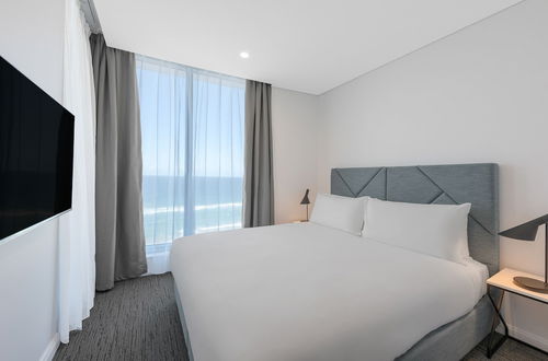 Photo 16 - Meriton Suites Surfers Paradise