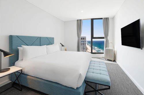 Photo 12 - Meriton Suites Surfers Paradise