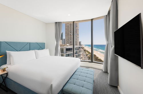 Photo 14 - Meriton Suites Surfers Paradise