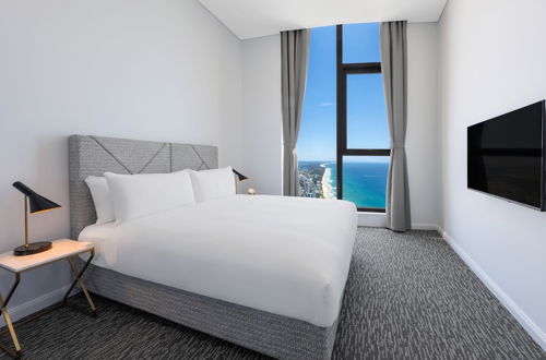 Photo 31 - Meriton Suites Surfers Paradise