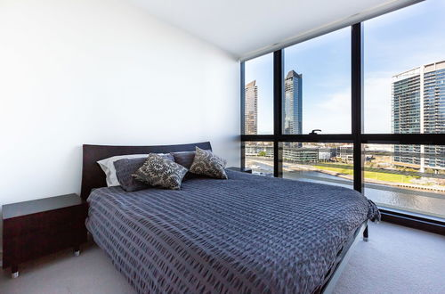 Photo 11 - Sabrina, 2BDR Docklands Apartment