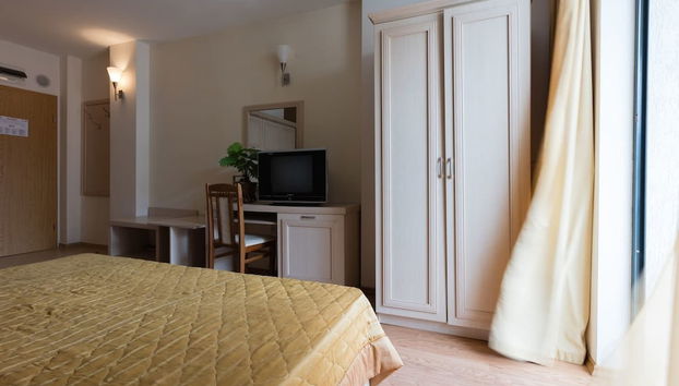 Studio with Balcony & Pool View - Foto 4, Habitación