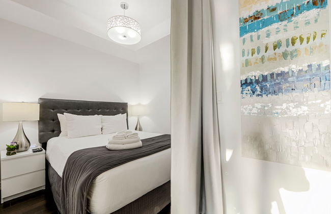 Canada Suites on Bay - Photo 19
