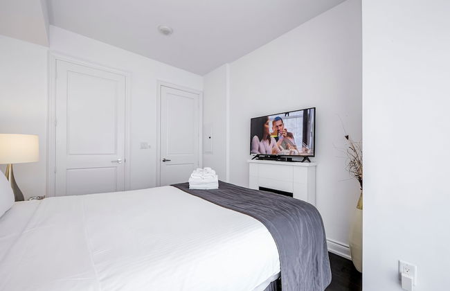 Canada Suites on Bay - Photo 14