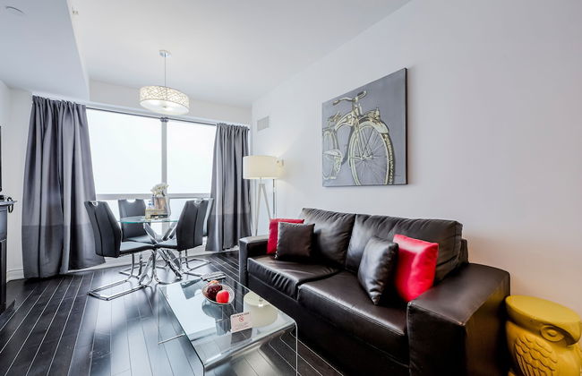 Canada Suites on Bay - Photo 47