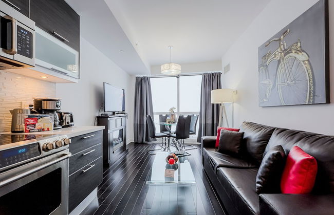 Canada Suites on Bay - Photo 48