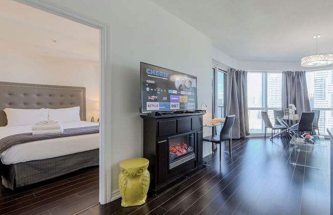 Canada Suites on Bay - Photo 56