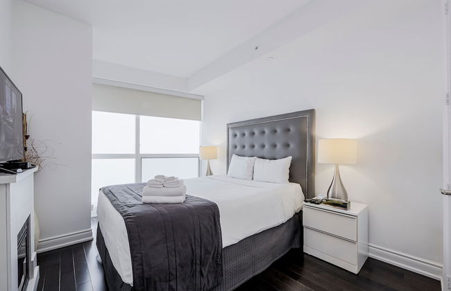 Canada Suites on Bay - Photo 16