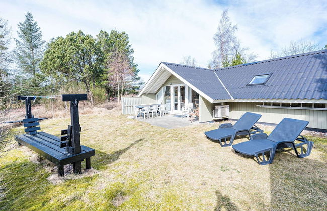 8 Person Holiday Home in Henne - Foto 20