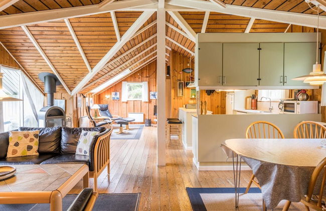 8 Person Holiday Home in Henne - Foto 6