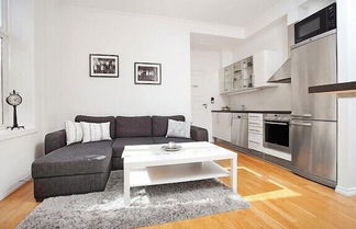 Photo 2 - Modern Apartment In The City Center