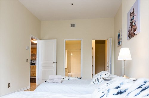 Photo 5 - Airy Downtown Apartments by Nuage