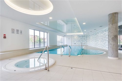 Foto 14 - Elite Apartments Waterlane Pool Access