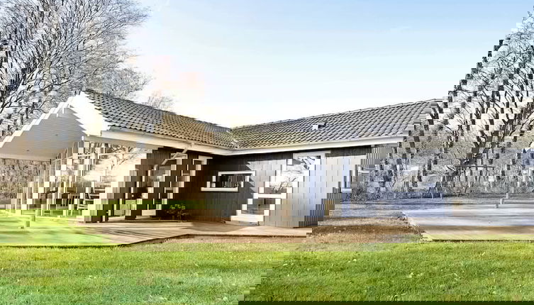 Foto 1 - 8 Person Holiday Home in Sjolund