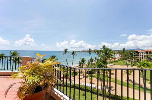 Photo 15 - Prime 2 Bedroom Beachfront Penthouse w Sofa Bed and Open Terrace Cb250
