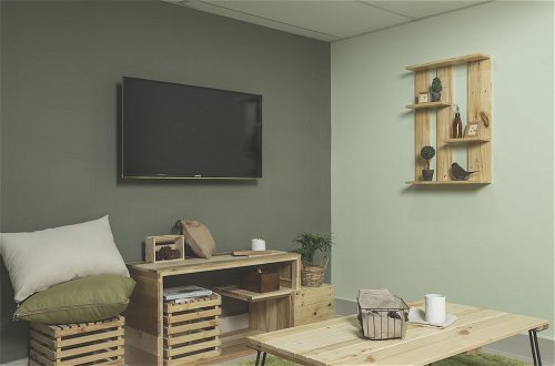 Foto 30 - The Homee Cozy Modern Studio Apartment