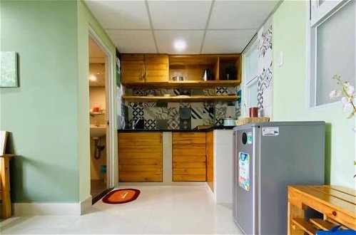 Foto 17 - The Homee Cozy Modern Studio Apartment