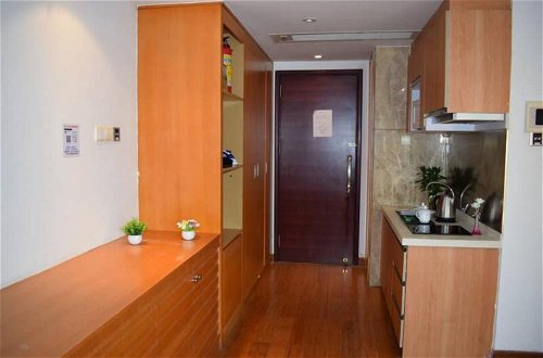 Photo 9 - Lingnaying Business Apartment
