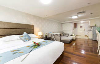 Photo 2 - YOYO International Apartment