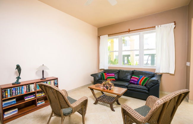 Yellow Bird - Photo 8