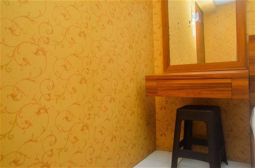 Photo 10 - Cozy Studio At Kebagusan City Apartment