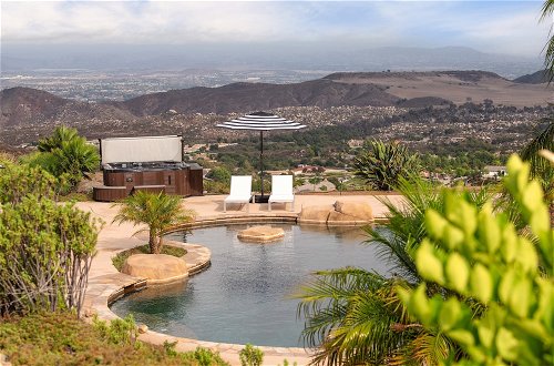 Foto 27 - Colina by Avantstay Secluded Mountain Top Oasis w/ Pool, Hot Tub & Putting Green