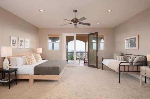 Photo 5 - Colina by Avantstay Secluded Mountain Top Oasis w/ Pool, Hot Tub & Putting Green