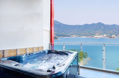 Photo 47 - Tongyeong Honey Spa Pension