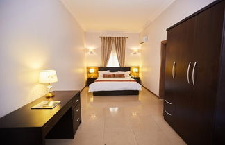 Photo 3 - Patemax Luxury Apartments