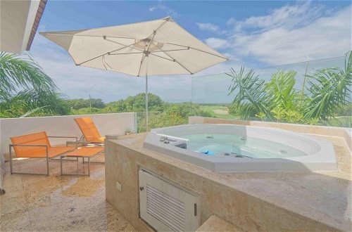 Photo 18 - Stylish Penthouse With hot tub and Amazing Views