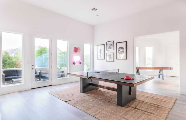 Julep by Avantstay Stylish 9 BR Estate w/ Mid-century Modern Decor - Photo 5