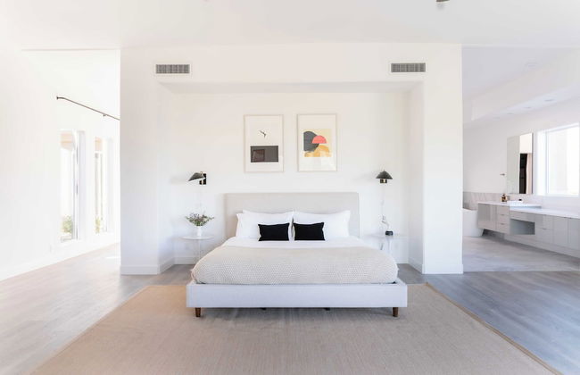 Julep by Avantstay Stylish 9 BR Estate w/ Mid-century Modern Decor - Photo 13