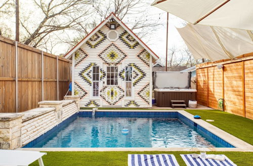 Photo 1 - Ramsey by Avantstay Modern Character Home in Austin w/ Pool