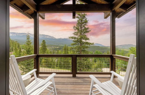 Photo 25 - Dillon by Avantstay Private Mountain Home w/ Hot Tub w/ Views & Shuffleboard