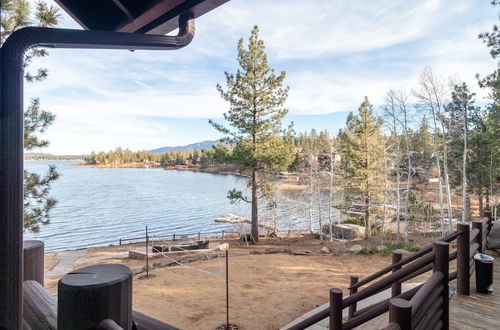 Photo 27 - Shoreline Lakehouse by Avantstay Majestic Lakefront Cabin w/ Hot Tub & Fire Pit