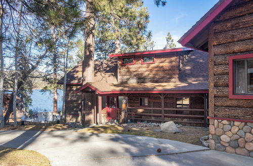 Photo 35 - Shoreline Lakehouse by Avantstay Majestic Lakefront Cabin w/ Hot Tub & Fire Pit