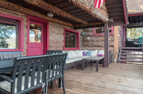 Photo 31 - Shoreline Lakehouse by Avantstay Majestic Lakefront Cabin w/ Hot Tub & Fire Pit