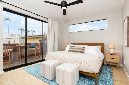 Foto 22 - Pacific Villa by Avantstay Steps From Beach Luxurious & Modern Indoor-outdoor Living
